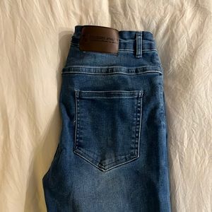 Tailored athletic jeans. 32x32.